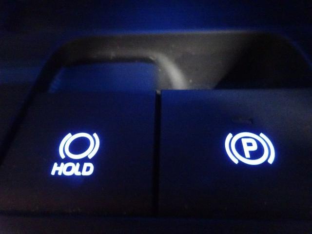 ��Ԏ��Ƀu���[�L�𓥂ނƂ��̂܂ܕێ�������u���[�L�z�[���h�@�\�ƁA�X�C�b�`��V�t�g���o�[����ō쓮�E��������d���p�[�L���O�u���[�L�t���B�^�]���̂�����Ƃ������S���y�����Ă���܂��B