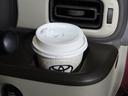 運転席からすぐに手が届くカップホルダーです。