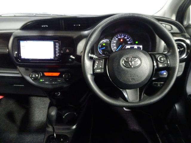 ヴィッツ ハイブリッドF セーフティーエディション ワンセグ メモリーナビ ミュージックプレイヤー接続可 バックカメラ 衝突被害軽減システム ETC ドラレコ LEDヘッドランプ ワンオーナー(8枚目)