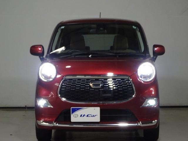 暗い夜道も明るく照らすＬＥＤヘッドライト装着車！夜間のドライブも安心です。悪天候の運転をサポートするフォグランプも付いています。