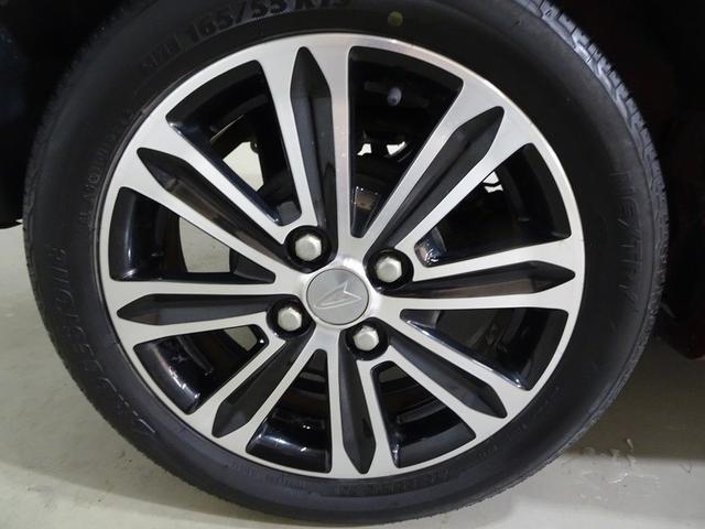 純正アルミホイール付き。デザイン性や機能性に優れています！