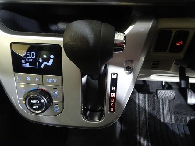 ハンドルからの移動が少なく操作がしやすいインパネシフトです。