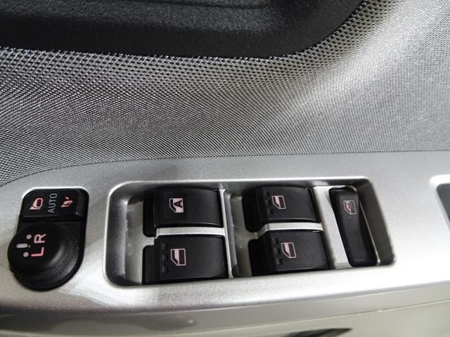 パワーウィンドウもしっかり完備しています。