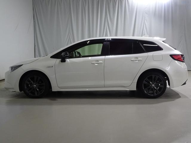 カローラツーリング ハイブリッド　ダブルバイビー　メモリーナビ　ＤＶＤ再生　ミュージックプレイヤー接続可　バックカメラ　衝突被害軽減システム　ＥＴＣ　ドラレコ　ＬＥＤヘッドランプ　ワンオーナー（2枚目）