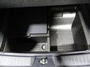 ラゲージボード下の収納スペースです。