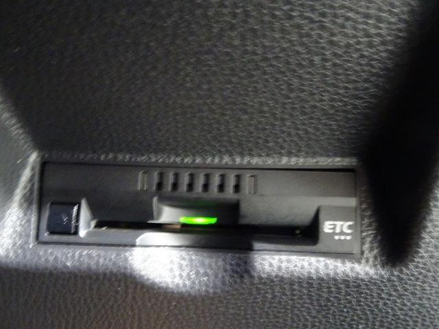 ヤリスクロス Ｇ　フルセグ　メモリーナビ　ミュージックプレイヤー接続可　バックカメラ　衝突被害軽減システム　ＥＴＣ　ドラレコ　ＬＥＤヘッドランプ　ワンオーナー　フルエアロ　記録簿（10枚目）