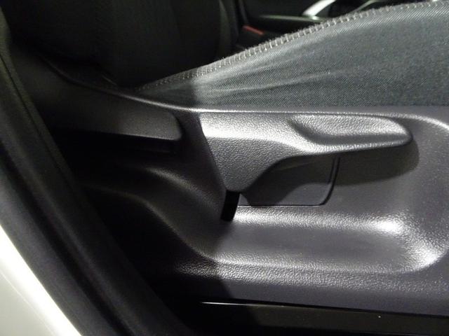 ヤリスクロス Ｇ　フルセグ　メモリーナビ　ミュージックプレイヤー接続可　バックカメラ　衝突被害軽減システム　ＥＴＣ　ドラレコ　ＬＥＤヘッドランプ　ワンオーナー　フルエアロ　記録簿（20枚目）