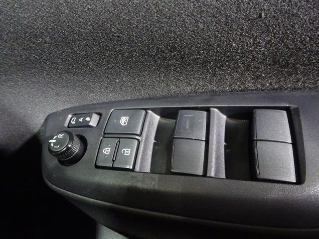 ヤリスクロス Ｇ　フルセグ　メモリーナビ　ミュージックプレイヤー接続可　バックカメラ　衝突被害軽減システム　ＥＴＣ　ドラレコ　ＬＥＤヘッドランプ　ワンオーナー　フルエアロ　記録簿（32枚目）