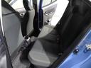 後部座席も足元スペースはしっかり確保されて、ゆとりの広さ。