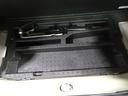 ラゲージボード下の収納スペースです。