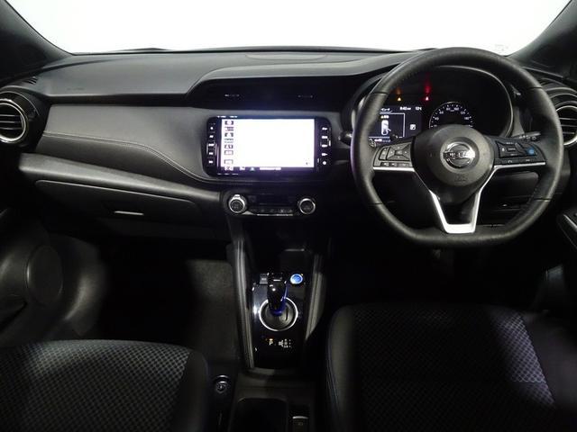 ��������܂Ƃ܂������̂���C���p�l�B�e����X�C�b�`�Ȃǂ��g���₷���ʒu�ɔz�u����Ă��܂��B