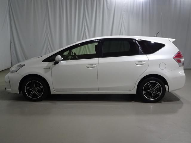 プリウスアルファ S Lセレクション フルセグ メモリーナビ DVD再生 プッシュスタート スマートキー オートエアコン アクセサリーソケット HIDヘッドライト フロントフォグランプ 社外アルミ ABS 横滑防止装置(3枚目)