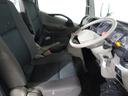 ゆったり座れるフロントシートです。