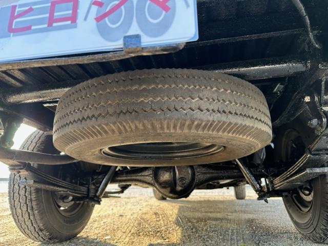 ダットサントラック 　旧車　昭和レトロ　６２０ピックアップトラック（43枚目）