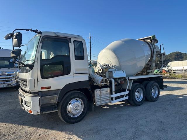 ギガ コンクリートミキサー車 車検付き ツーデフ 直6ターボ370馬力 カヤバM44 ドラム8.7立米 混合容量4.4立米 積載9710kg 電動ホッパーカバー付き(14枚目)
