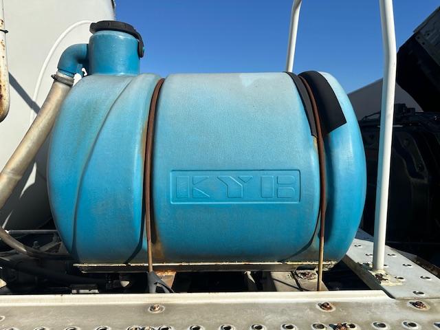 ギガ コンクリートミキサー車 車検付き ツーデフ 直6ターボ370馬力 カヤバM44 ドラム8.7立米 混合容量4.4立米 積載9710kg 電動ホッパーカバー付き(18枚目)