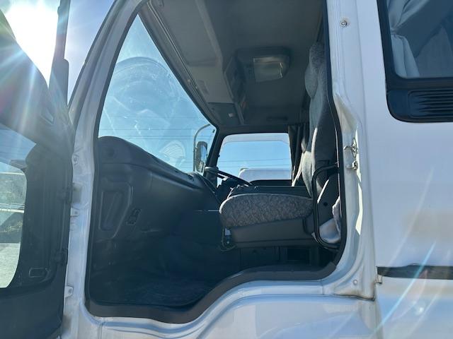 ギガ コンクリートミキサー車 車検付き ツーデフ 直6ターボ370馬力 カヤバM44 ドラム8.7立米 混合容量4.4立米 積載9710kg 電動ホッパーカバー付き(31枚目)