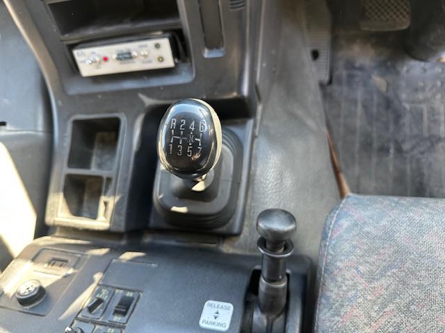 ギガ コンクリートミキサー車 車検付き ツーデフ 直6ターボ370馬力 カヤバM44 ドラム8.7立米 混合容量4.4立米 積載9710kg 電動ホッパーカバー付き(36枚目)