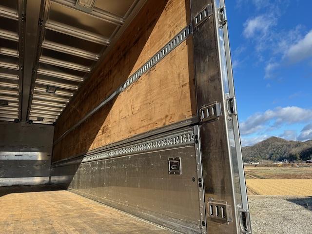 スーパーグレート 　ハールーフ総輪エアサス積載１３６００ｋｇシフトパイロット　アルミウィング（10枚目）