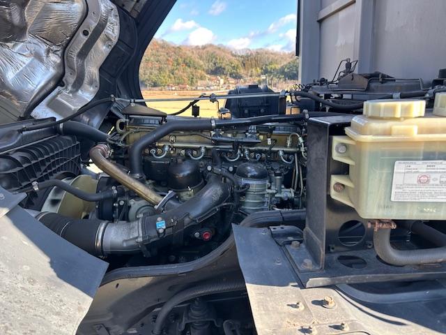 スーパーグレート 　ハールーフ総輪エアサス積載１３６００ｋｇシフトパイロット　アルミウィング（68枚目）