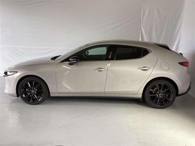 ＭＡＺＤＡ３ファストバック １．５　１５Ｓ　ブラックトーンエディション　メモリーナビ・フルセグ・全カメラ（4枚目）