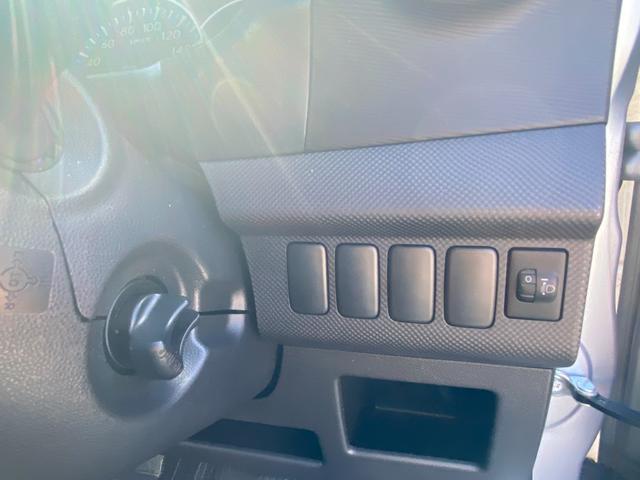 タントエグゼ Ｇ　スマートキー　電動格納ミラー　ＣＶＴ　盗難防止システム　ＡＢＳ　ＣＤ　アルミホイール　衝突安全ボディ　エアコン　パワーステアリング　パワーウィンドウ（4枚目）