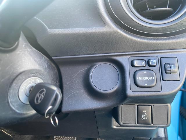アクア Ｌ　ＥＴＣ　ナビ　ＴＶ　キーレスエントリー　電動格納ミラー　ＣＶＴ　衝突安全ボディ　ＡＢＳ　ＥＳＣ　ＣＤ　オートエアコン　パワーステアリング　前席パワーウィンドウ（7枚目）