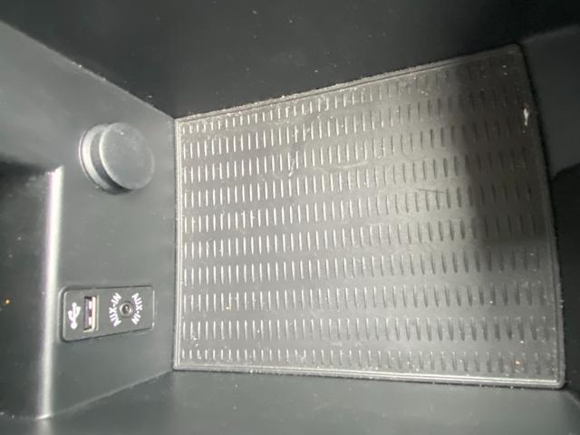 Ｘ３ ｘＤｒｉｖｅ　２０ｄ　クリアランスソナー　パワーシート　ナビＴＶ　アラウンドビュー　オートライト　１９インチＡＷ　シートヒーター　ＣＤ　ＤＶＤ再生　ＵＳＢ　ミュージックプレイヤー接続可　Ｂｌｕｅｔｏｏｔｈ　ＥＳＣ　クルコン（26枚目）