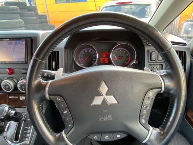 デリカD:5 エクシードII ETC ナビ オートクルーズコントロール HID スマートキー 3列シート CVT アルミホイール CD 盗難防止システム 衝突安全ボディ ABS ESC オートエアコン 小傷あり(3枚目)