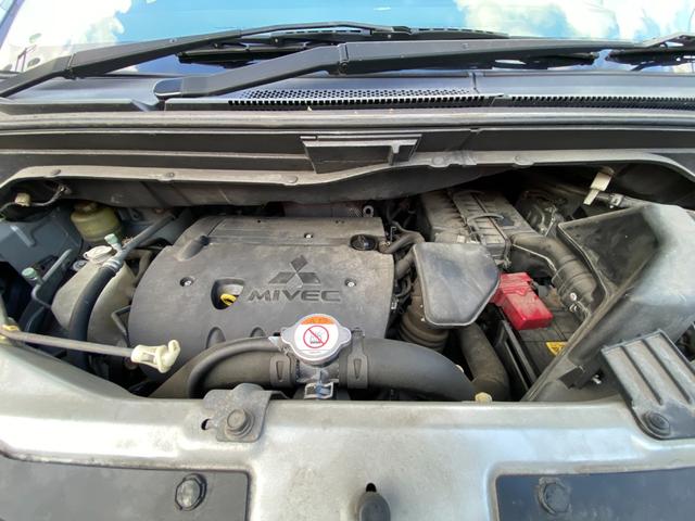 デリカD:5 エクシードII ETC ナビ オートクルーズコントロール HID スマートキー 3列シート CVT アルミホイール CD 盗難防止システム 衝突安全ボディ ABS ESC オートエアコン 小傷あり(17枚目)