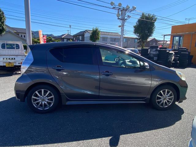 アクア S ナビドライブレコーダー ETC バックカメラ TV アルミホイール キーレスエントリー 衝突安全ボディ ABS ESC CD USB ミュージックプレイヤー接続可 社外ハンドル オートエアコン(14枚目)