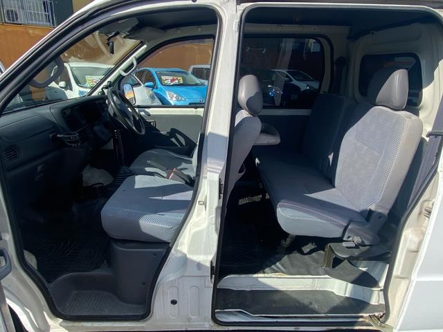 ハイゼットカーゴ デッキバン　４ＷＤ　タイミングベルト交換済　軽バン　ＭＴ　両側スライドドア　エアコン　運転席エアバッグ（11枚目）