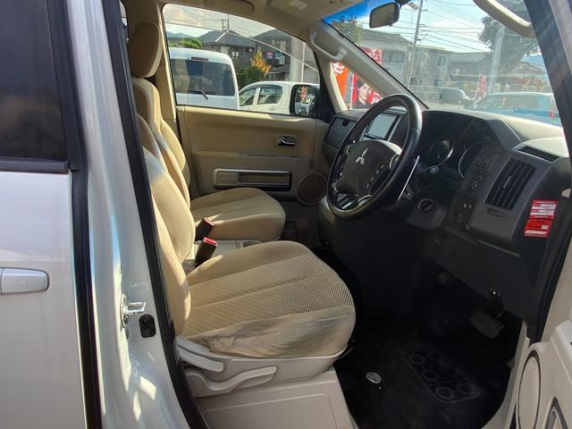 デリカD:5 G パワーパッケージ ETC バックカメラ ナビ ブルートゥースオーディオ TV クリアランスソナー オートクルーズコントロール 両側電動スライドドア オートライト HID スマートキー 3列シート CVT(30枚目)