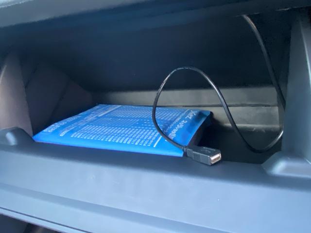 アクア Ｓ　ドライブレコーダー　ナビ　ＴＶ　キーレスエントリー　電動格納ミラー　ＣＶＴ　衝突安全ボディ　ＡＢＳ　ＥＳＣ　ＣＤ　ＵＳＢ　オートエアコン　パワーステアリング　パワーウィンドウ（9枚目）