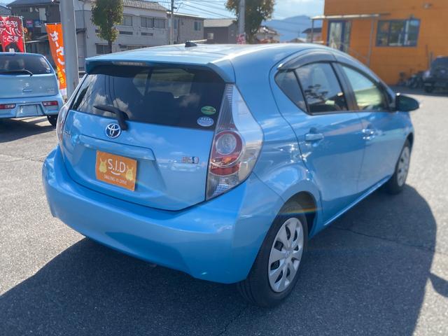 アクア Ｓ　ドライブレコーダー　ナビ　ＴＶ　キーレスエントリー　電動格納ミラー　ＣＶＴ　衝突安全ボディ　ＡＢＳ　ＥＳＣ　ＣＤ　ＵＳＢ　オートエアコン　パワーステアリング　パワーウィンドウ（16枚目）