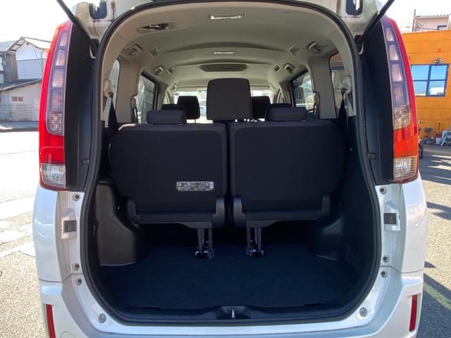 ノア X Vパッケージ ETC ナビ TV 両側スライドドア キーレスエントリー 電動格納ミラー 8人乗り CVT CD 衝突安全ボディ ABS ESC オートエアコン(19枚目)