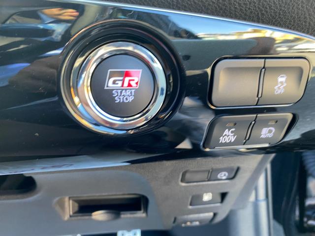 プリウスPHV S GRスポーツ クリアランスソナー レーンアシスト クルーズコントロール 衝突被害軽減システム バックカメラ 純正OP18インチアルミホイール オートライト LEDヘッドランプ シートヒーター ワンオーナー(8枚目)