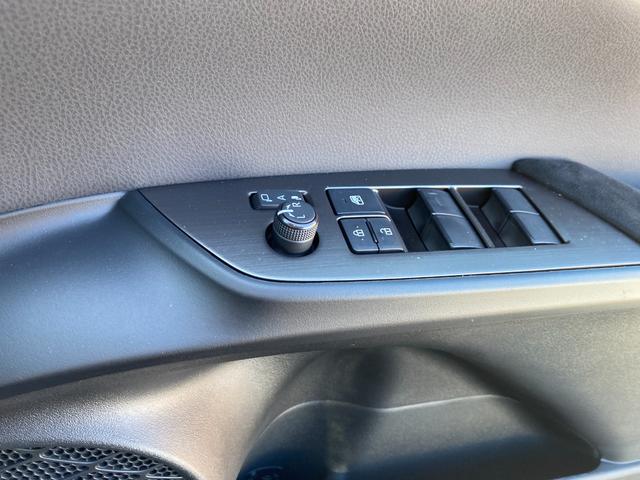 プリウスPHV S GRスポーツ クリアランスソナー レーンアシスト クルーズコントロール 衝突被害軽減システム バックカメラ 純正OP18インチアルミホイール オートライト LEDヘッドランプ シートヒーター ワンオーナー(9枚目)