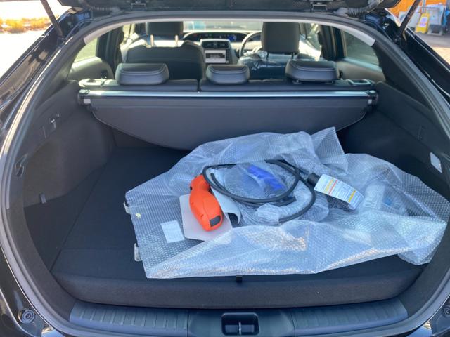 プリウスPHV S GRスポーツ クリアランスソナー レーンアシスト クルーズコントロール 衝突被害軽減システム バックカメラ 純正OP18インチアルミホイール オートライト LEDヘッドランプ シートヒーター ワンオーナー(19枚目)