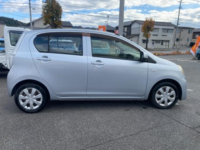 ミライース Ｌ　ＥＴＣ　キーレスエントリー　アイドリングストップ　ＣＶＴ　盗難防止システム　ＡＢＳ　ＣＤ　ミュージックプレイヤー接続可　衝突安全ボディ　エアコン　パワーステアリング　パワーウィンドウ　運転席エアバッグ（4枚目）