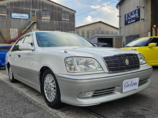 クラウン ロイヤルサルーン　車高調付　純正アルミホイル　新品タイヤ交換　パワーシート付　純正ナビ　ＣＤ　キーレス　ＥＴＣ　ＨＩＤライト　電動リアカーテン付　フル装備　走行６０３００キロ　車検Ｒ８年１１月　ルームクリーニング済（2枚目）
