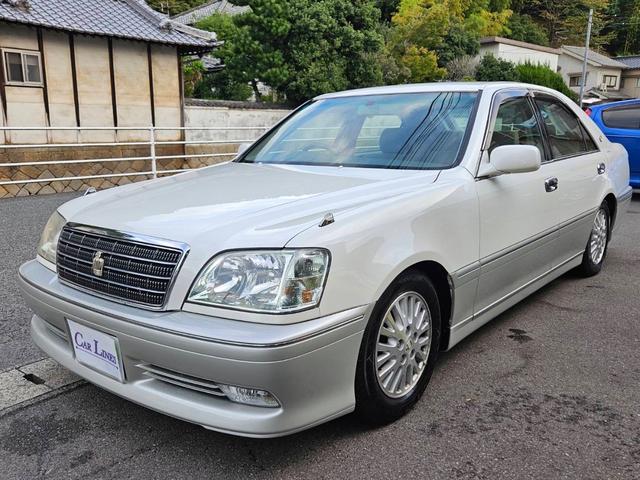 クラウン ロイヤルサルーン　車高調付　純正アルミホイル　新品タイヤ交換　パワーシート付　純正ナビ　ＣＤ　キーレス　ＥＴＣ　ＨＩＤライト　電動リアカーテン付　フル装備　走行６０３００キロ　車検Ｒ８年１１月　ルームクリーニング済（5枚目）