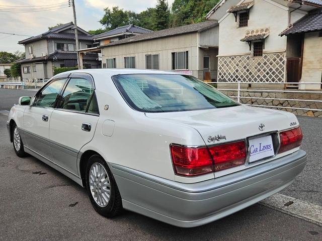 クラウン ロイヤルサルーン　車高調付　純正アルミホイル　新品タイヤ交換　パワーシート付　純正ナビ　ＣＤ　キーレス　ＥＴＣ　ＨＩＤライト　電動リアカーテン付　フル装備　走行６０３００キロ　車検Ｒ８年１１月　ルームクリーニング済（8枚目）
