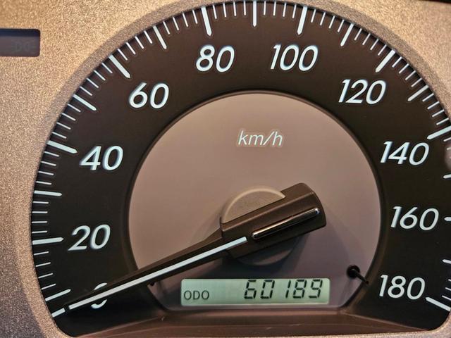 クラウン ロイヤルサルーン　車高調付　純正アルミホイル　新品タイヤ交換　パワーシート付　純正ナビ　ＣＤ　キーレス　ＥＴＣ　ＨＩＤライト　電動リアカーテン付　フル装備　走行６０３００キロ　車検Ｒ８年１１月　ルームクリーニング済（13枚目）