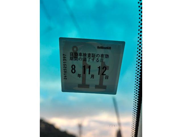 クラウン ロイヤルサルーン　車高調付　純正アルミホイル　新品タイヤ交換　パワーシート付　純正ナビ　ＣＤ　キーレス　ＥＴＣ　ＨＩＤライト　電動リアカーテン付　フル装備　走行６０３００キロ　車検Ｒ８年１１月　ルームクリーニング済（14枚目）