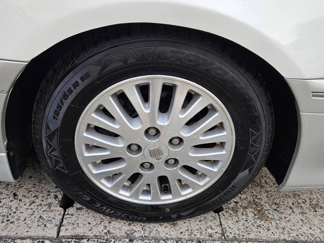 クラウン ロイヤルサルーン　車高調付　純正アルミホイル　新品タイヤ交換　パワーシート付　純正ナビ　ＣＤ　キーレス　ＥＴＣ　ＨＩＤライト　電動リアカーテン付　フル装備　走行６０３００キロ　車検Ｒ８年１１月　ルームクリーニング済（41枚目）