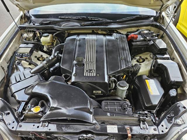 クラウン ロイヤルサルーン　車高調付　純正アルミホイル　新品タイヤ交換　パワーシート付　純正ナビ　ＣＤ　キーレス　ＥＴＣ　ＨＩＤライト　電動リアカーテン付　フル装備　走行６０３００キロ　車検Ｒ８年１１月　ルームクリーニング済（49枚目）