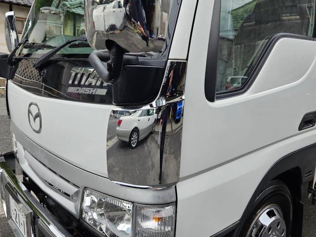 タイタンダッシュ ロングワイドローＤＸ　５速ミッション　メッキバンパー付　３人乗り　外装現状渡し　積載量１５００ｋｇ　ディーゼル車　パワステ　ＰＷ　エアコン　運転席キーレス付　ＥＴＣ　電動ミラー　３方開　ルームクリーニング済　純正バンパー有（28枚目）