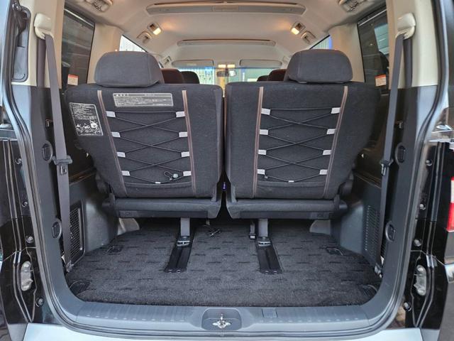 デリカD:5 G プレミアム 切替4WD 両側電動スライドドア オートバックドア付 キーフリー ETC タイヤ4本新品交換 8人乗り フル装備 純正ナビ CD カメラ 純正アルミ HID ルームクリーニング済 車検R8年10月まで(29枚目)