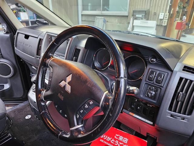 デリカD:5 G プレミアム 切替4WD 両側電動スライドドア オートバックドア付 キーフリー ETC タイヤ4本新品交換 8人乗り フル装備 純正ナビ CD カメラ 純正アルミ HID ルームクリーニング済 車検R8年10月まで(36枚目)